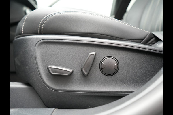 Ford Kuga 2.5 Vignale PHEV 225pk Dealer O.H | Panodak | Head Up | Bang & Olufsen | Adaptive Cruise | 360 Camera | Lederen Sportstoelen Memory & Verwarmd | BLIS | Keyless | Apple Carplay | Pilot Assist | Sfeerverlichting | Navigatie | Virtual | 18"L.M | Plug In Hybrid |