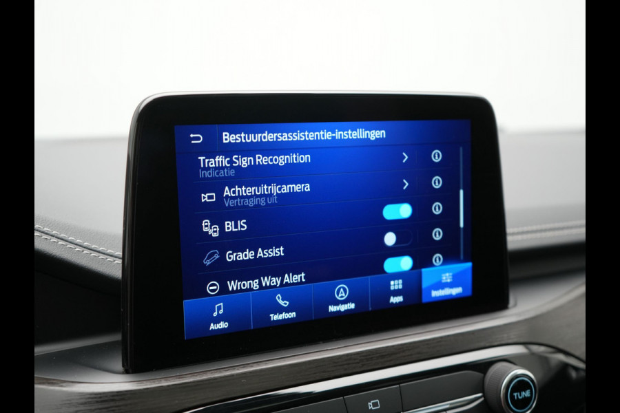 Ford Kuga 2.5 Vignale PHEV 225pk Dealer O.H | Panodak | Head Up | Bang & Olufsen | Adaptive Cruise | 360 Camera | Lederen Sportstoelen Memory & Verwarmd | BLIS | Keyless | Apple Carplay | Pilot Assist | Sfeerverlichting | Navigatie | Virtual | 18"L.M | Plug In Hybrid |