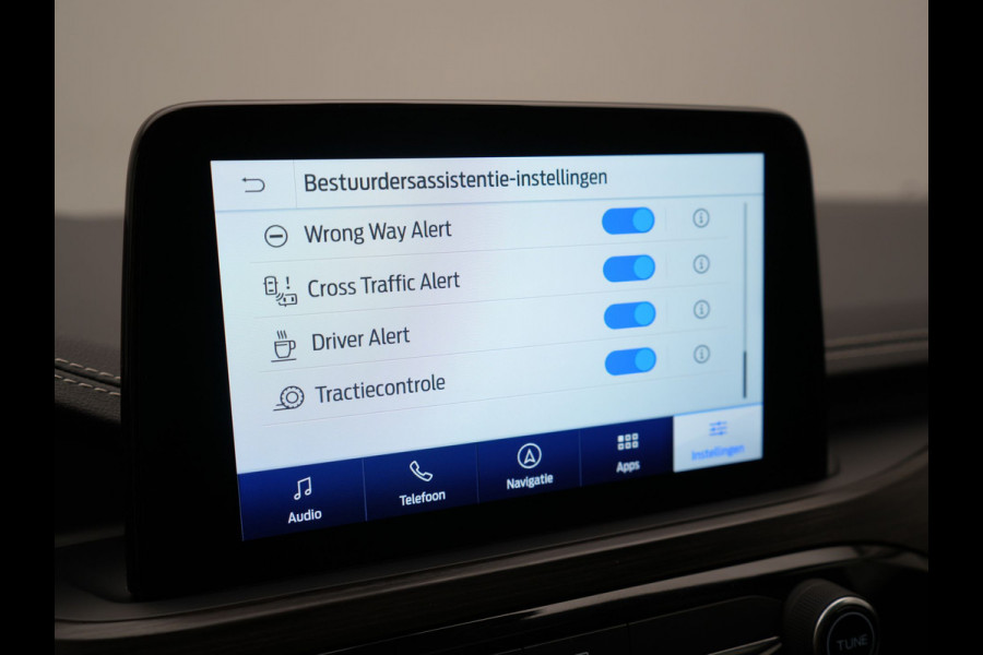 Ford Kuga 2.5 Vignale PHEV 225pk Dealer O.H | Trekhaak Af Fabriek | Panodak | Adaptive Cruise | 360 Camera | Bang & Olufsen | Head Up | Lederen Sportstoelen Memory & Verwarmd | Pilot Assist | Sfeerverlichting | Keyless | Apple Carplay  | Navigatie | Virtual | DAB | 18"L.M | Plug In Hybrid |