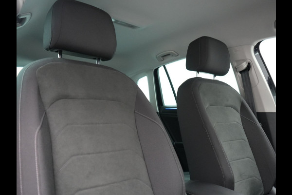 Volkswagen Tiguan 1.4 TSI eHybrid Elegance PHEV SOH 96.9% 245pk Dealer O.H | Adaptive Cruise | 360 Camera | Head Up | Stoelverwarming | IQ Light | Stuurverwarming | Apple Carplay | Travel Assist | Navigatie | Virtual | DAB | 18"L.M | Plug In Hybrid |