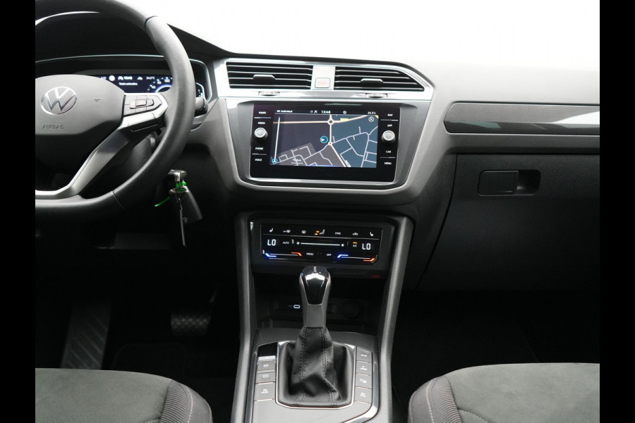 Volkswagen Tiguan 1.4 TSI eHybrid Elegance PHEV SOH 96.9% 245pk Dealer O.H | Adaptive Cruise | 360 Camera | Head Up | Stoelverwarming | IQ Light | Stuurverwarming | Apple Carplay | Travel Assist | Navigatie | Virtual | DAB | 18"L.M | Plug In Hybrid |