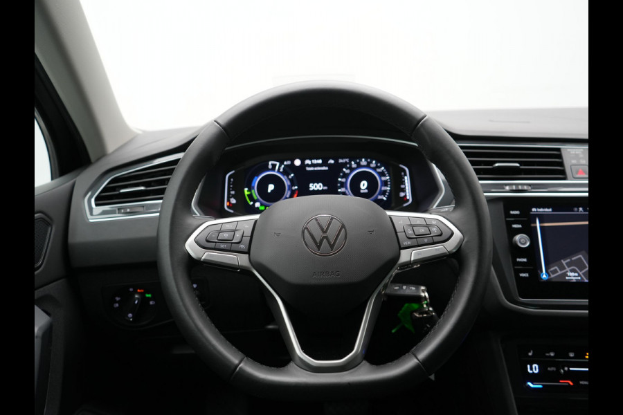 Volkswagen Tiguan 1.4 TSI eHybrid Elegance PHEV SOH 96.9% 245pk Dealer O.H | Adaptive Cruise | 360 Camera | Head Up | Stoelverwarming | IQ Light | Stuurverwarming | Apple Carplay | Travel Assist | Navigatie | Virtual | DAB | 18"L.M | Plug In Hybrid |