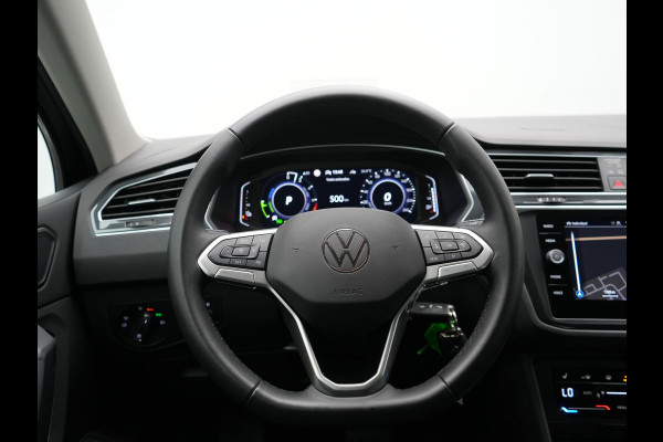 Volkswagen Tiguan 1.4 TSI eHybrid Elegance PHEV SOH 96.9% 245pk Dealer O.H | Adaptive Cruise | 360 Camera | Head Up | Stoelverwarming | IQ Light | Stuurverwarming | Apple Carplay | Travel Assist | Navigatie | Virtual | DAB | 18"L.M | Plug In Hybrid |