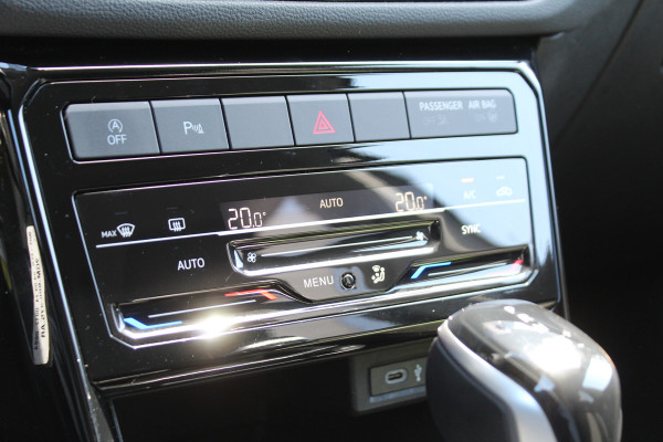 Volkswagen T-Cross 1.0 TSI Life Edition | Automaat | Parkeersensoren | Adaptieve Cruise Control