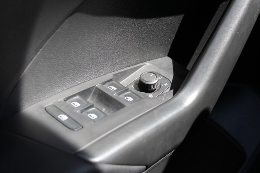 Volkswagen T-Cross 1.0 TSI Life Edition | Automaat | Parkeersensoren | Adaptieve Cruise Control