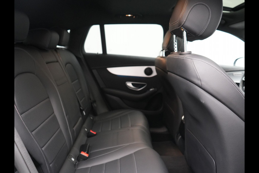 Mercedes-Benz EQC 400 4MATIC 85 kWh 408pk Dealer O.H SOH 96.1% | Panodak | Adaptive Cruise | 360 Camera | Lederen Sportstoelen Massage & Verwarmd | Multibeam LED | MBUX Widescreen Navi | Keyless | Sfeerverlichting | BLIS | Apple Carplay | Virtual | DAB | 19"L.M |