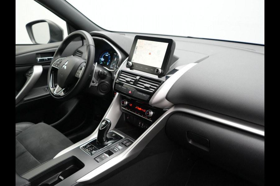 Mitsubishi Eclipse Cross 2.4 Black Edition PHEV 177pk Dealer O.H | 360 Camera | Adaptive Cruise | Alcantara Sportstoelen & Stuur Verwarmd | Keyless | Navigatie Via TomTom | 18" L.M | DAB | Plug In Hybrid |