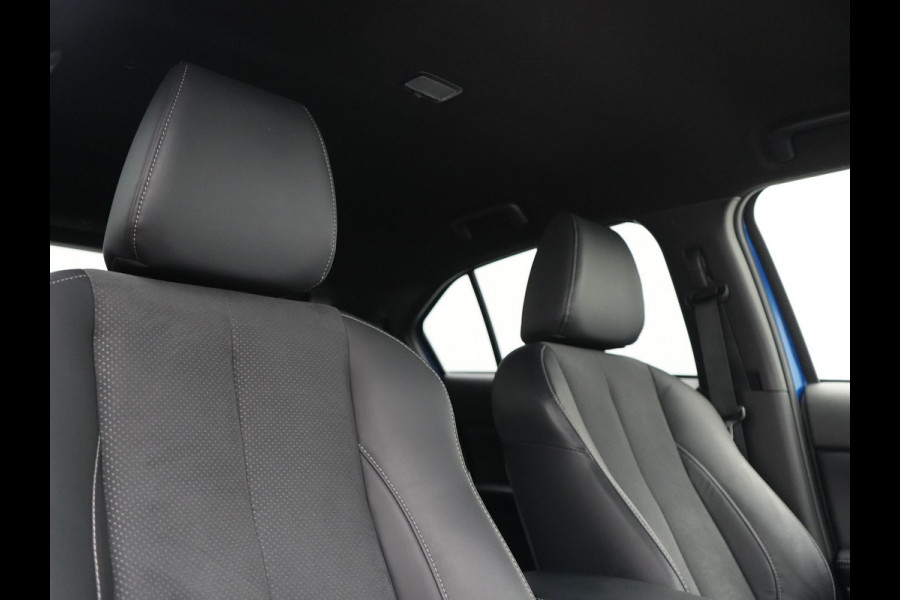 Mitsubishi Eclipse Cross 2.4 Black Edition PHEV 177pk Dealer O.H | 360 Camera | Adaptive Cruise | Alcantara Sportstoelen & Stuur Verwarmd | Keyless | Navigatie Via TomTom | 18" L.M | DAB | Plug In Hybrid |