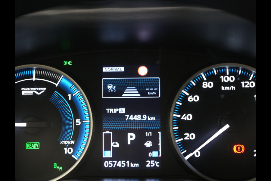 Mitsubishi Eclipse Cross 2.4 Black Edition PHEV 177pk Dealer O.H | 360 Camera | Adaptive Cruise | Alcantara Sportstoelen & Stuur Verwarmd | Keyless | Navigatie Via TomTom | 18" L.M | DAB | Plug In Hybrid |