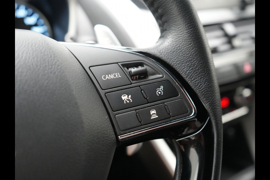 Mitsubishi Eclipse Cross 2.4 Black Edition PHEV 177pk Dealer O.H | 360 Camera | Adaptive Cruise | Alcantara Sportstoelen & Stuur Verwarmd | Keyless | Navigatie Via TomTom | 18" L.M | DAB | Plug In Hybrid |
