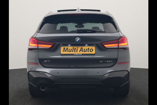BMW X1 xDrive25e M Sport PHEV 221pk Dealer O.H. | Trekhaak Afn. | Panodak | Head Up | Adaptive Cruise | Camera | Lederen Sportstoelen Memory & Verwarmd | Keyless | Sfeerverlichting | Navigatie | DAB | Plug In Hybrid |