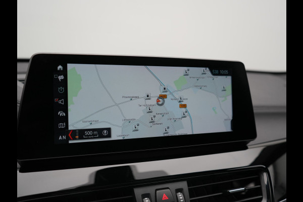 BMW X1 xDrive25e M Sport PHEV 221pk Dealer O.H. | Trekhaak Afn. | Panodak | Head Up | Adaptive Cruise | Camera | Lederen Sportstoelen Memory & Verwarmd | Keyless | Sfeerverlichting | Navigatie | DAB | Plug In Hybrid |