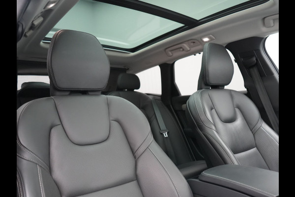 Volvo V90 T6 AWD Plus Dark LONG RANGE PHEV 350pk Dealer O.H. | Trekhaak Af Fabriek | Panodak | Adaptive Cruise | Camera | Harman / Kardon | Lederen Comfortzetels Memory & Ventilatie | Keyless | Blis | Stoelen & Stuur Verwarmd | Apple Carplay | Google | Plug In Hybrid |
