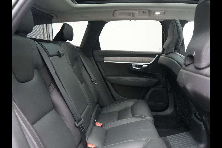 Volvo V90 T6 AWD Plus Dark LONG RANGE PHEV 350pk Dealer O.H. | Trekhaak Af Fabriek | Panodak | Adaptive Cruise | Camera | Harman / Kardon | Lederen Comfortzetels Memory & Ventilatie | Keyless | Blis | Stoelen & Stuur Verwarmd | Apple Carplay | Google | Plug In Hybrid |