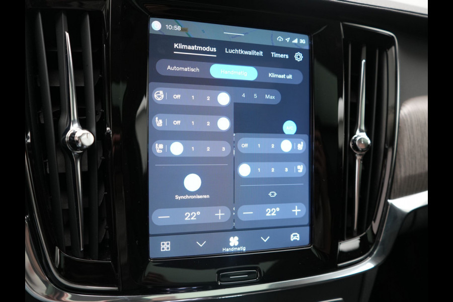 Volvo V90 T6 AWD Plus Dark LONG RANGE PHEV 350pk Dealer O.H. | Trekhaak Af Fabriek | Panodak | Adaptive Cruise | Camera | Harman / Kardon | Lederen Comfortzetels Memory & Ventilatie | Keyless | Blis | Stoelen & Stuur Verwarmd | Apple Carplay | Google | Plug In Hybrid |