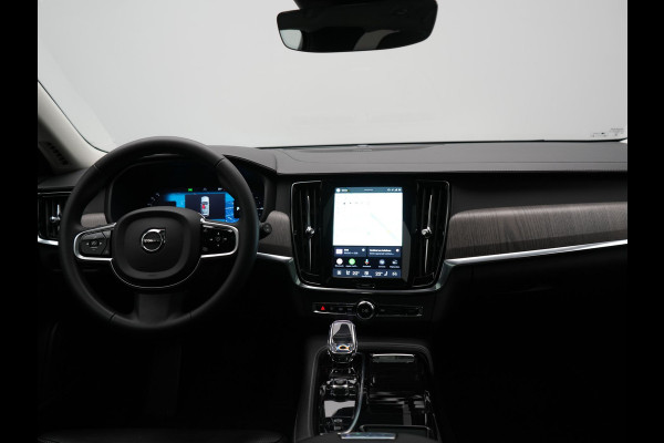 Volvo V90 T6 AWD Plus Dark LONG RANGE PHEV 350pk Dealer O.H. | Trekhaak Af Fabriek | Panodak | Adaptive Cruise | Camera | Harman / Kardon | Lederen Comfortzetels Memory & Ventilatie | Keyless | Blis | Stoelen & Stuur Verwarmd | Apple Carplay | Google | Plug In Hybrid |