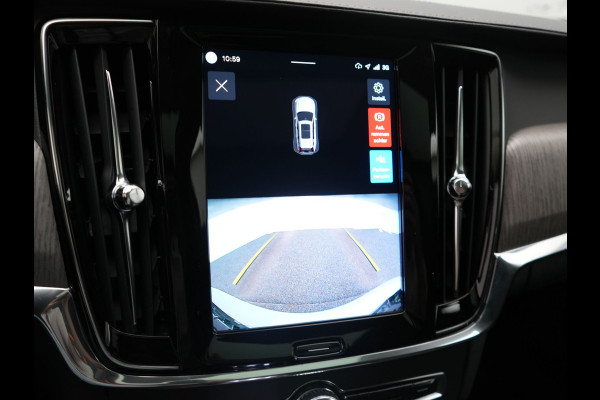 Volvo V90 T6 AWD Plus Dark LONG RANGE PHEV 350pk Dealer O.H. | Trekhaak Af Fabriek | Panodak | Adaptive Cruise | Camera | Harman / Kardon | Lederen Comfortzetels Memory & Ventilatie | Keyless | Blis | Stoelen & Stuur Verwarmd | Apple Carplay | Google | Plug In Hybrid |