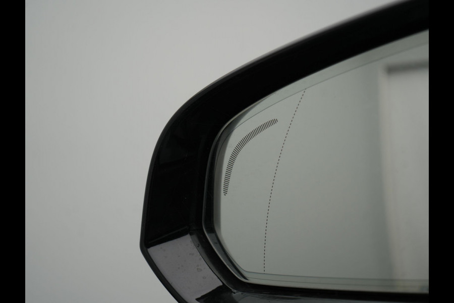 Volvo V90 T6 AWD Plus Dark LONG RANGE PHEV 350pk Dealer O.H. | Trekhaak Af Fabriek | Panodak | Adaptive Cruise | Camera | Harman / Kardon | Lederen Comfortzetels Memory & Ventilatie | Keyless | Blis | Stoelen & Stuur Verwarmd | Apple Carplay | Google | Plug In Hybrid |