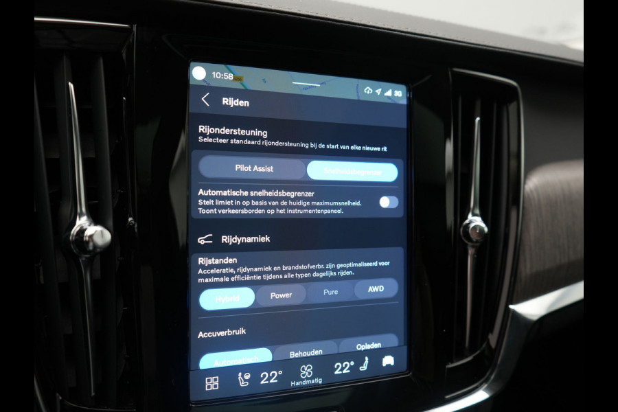 Volvo V90 T6 AWD Plus Dark LONG RANGE PHEV 350pk Dealer O.H. | Trekhaak Af Fabriek | Panodak | Adaptive Cruise | Camera | Harman / Kardon | Lederen Comfortzetels Memory & Ventilatie | Keyless | Blis | Stoelen & Stuur Verwarmd | Apple Carplay | Google | Plug In Hybrid |