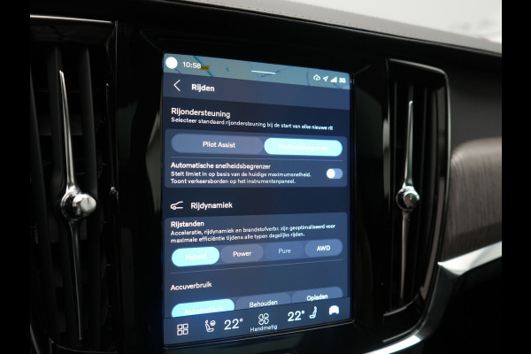 Volvo V90 T6 AWD Plus Dark LONG RANGE PHEV 350pk Dealer O.H. | Trekhaak Af Fabriek | Panodak | Adaptive Cruise | Camera | Harman / Kardon | Lederen Comfortzetels Memory & Ventilatie | Keyless | Blis | Stoelen & Stuur Verwarmd | Apple Carplay | Google | Plug In Hybrid |