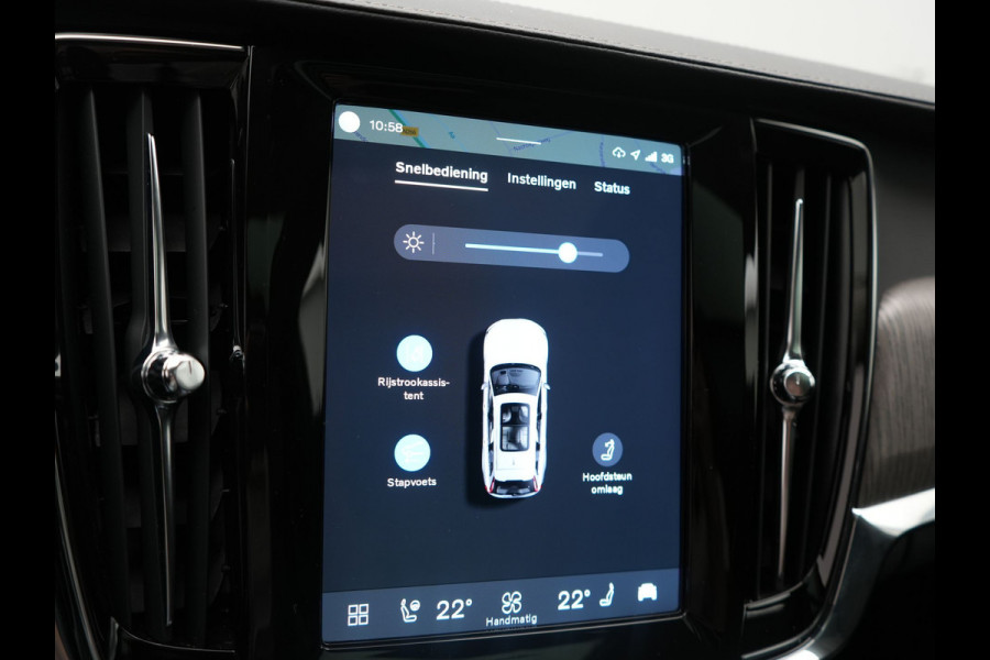 Volvo V90 T6 AWD Plus Dark LONG RANGE PHEV 350pk Dealer O.H. | Trekhaak Af Fabriek | Panodak | Adaptive Cruise | Camera | Harman / Kardon | Lederen Comfortzetels Memory & Ventilatie | Keyless | Blis | Stoelen & Stuur Verwarmd | Apple Carplay | Google | Plug In Hybrid |