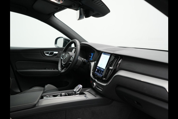 Volvo XC60 T8 AWD Plus Dark LONG RANGE PHEV 455pk Dealer O.H. | Trekhaak Af Fabriek | Panodak | Lederen Sportstoelen Memory & Verwarmd | Stuur Verwarmd | Keyless | Apple Carplay | Google Assistent | DAB | 20"L.M | Cruise Control | Plug In Hybrid |