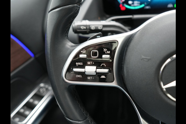 Mercedes-Benz EQA 350 4MATIC Luxury Line 69,7 kWh 292pk Dealer O.H. | Panodak | Adaptive Cruise | Camera | Lederen Sportstoelen Ventilatie & Verwarmd | Dashcam Af Fabriek | Sfeerverlichting | Keyless | Blis | Navigatie | DAB | 20"L.M |