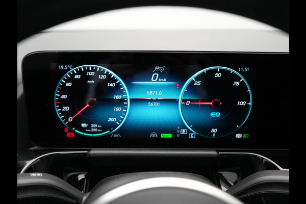 Mercedes-Benz EQA 350 4MATIC Luxury Line 69,7 kWh 292pk Dealer O.H. | Panodak | Adaptive Cruise | Camera | Lederen Sportstoelen Ventilatie & Verwarmd | Dashcam Af Fabriek | Sfeerverlichting | Keyless | Blis | Navigatie | DAB | 20"L.M |
