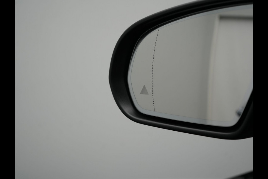 Mercedes-Benz EQA 350 4MATIC Luxury Line 69,7 kWh 292pk Dealer O.H. | Panodak | Adaptive Cruise | Camera | Lederen Sportstoelen Ventilatie & Verwarmd | Dashcam Af Fabriek | Sfeerverlichting | Keyless | Blis | Navigatie | DAB | 20"L.M |