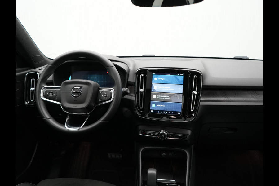 Volvo XC40 Recharge Ultimate 69 kWh 231pk Dealer O.H. | Trekhaak Af Fabriek | Panodak | Warmtepomp | Adaptive Cruise | 360 Camera | Harman / Kardon | Sportstoelen Memory & Verwarmd | Keyless | Blis | Apple Carplay | Google | Stuur Verwarmd |