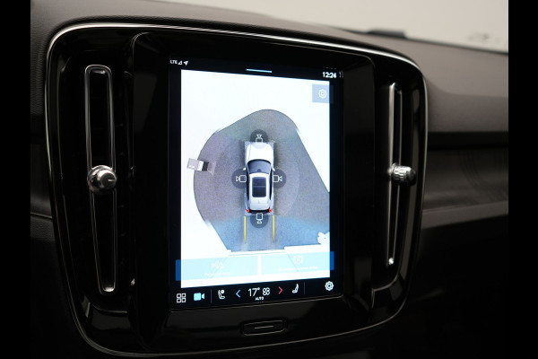 Volvo XC40 Recharge Ultimate 69 kWh 231pk Dealer O.H. | Trekhaak Af Fabriek | Panodak | Warmtepomp | Adaptive Cruise | 360 Camera | Harman / Kardon | Sportstoelen Memory & Verwarmd | Keyless | Blis | Apple Carplay | Google | Stuur Verwarmd |