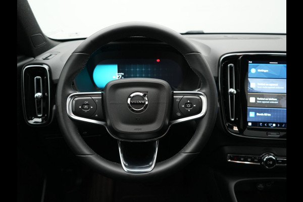 Volvo XC40 Recharge Ultimate 69 kWh 231pk Dealer O.H. | Trekhaak Af Fabriek | Panodak | Warmtepomp | Adaptive Cruise | 360 Camera | Harman / Kardon | Sportstoelen Memory & Verwarmd | Keyless | Blis | Apple Carplay | Google | Stuur Verwarmd |