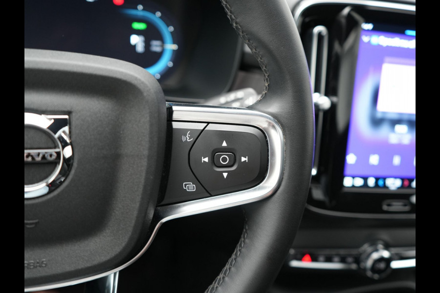 Volvo XC40 Recharge Ultimate 69 kWh 231pk Dealer O.H. | Trekhaak Af Fabriek | Panodak | Warmtepomp | Adaptive Cruise | 360 Camera | Harman / Kardon | Sportstoelen Memory & Verwarmd | Keyless | Blis | Apple Carplay | Google | Stuur Verwarmd |