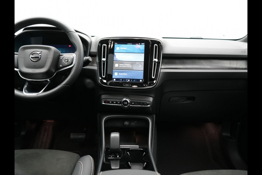 Volvo XC40 Recharge Ultimate 69 kWh 231pk Dealer O.H. | Trekhaak Af Fabriek | Panodak | Warmtepomp | Adaptive Cruise | 360 Camera | Harman / Kardon | Sportstoelen Memory & Verwarmd | Keyless | Blis | Apple Carplay | Google | Stuur Verwarmd |