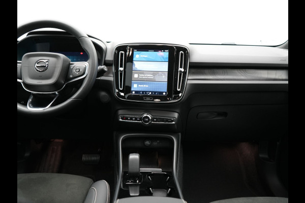 Volvo XC40 Recharge Ultimate 69 kWh 231pk Dealer O.H. | Trekhaak Af Fabriek | Panodak | Warmtepomp | Adaptive Cruise | 360 Camera | Harman / Kardon | Sportstoelen Memory & Verwarmd | Keyless | Blis | Apple Carplay | Google | Stuur Verwarmd |