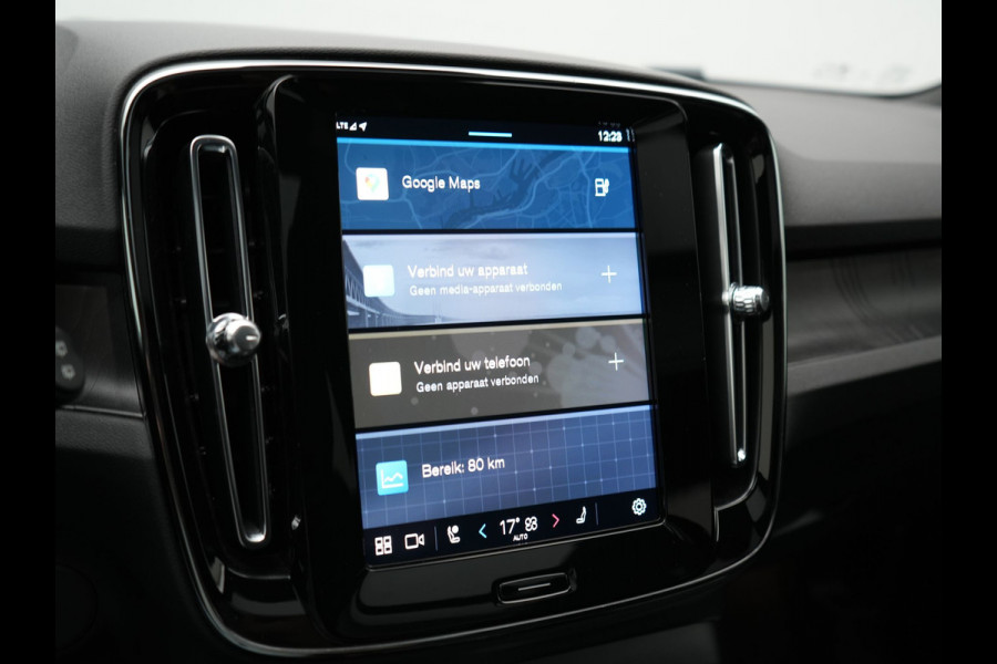 Volvo XC40 Recharge Ultimate 69 kWh 231pk Dealer O.H. | Trekhaak Af Fabriek | Panodak | Warmtepomp | Adaptive Cruise | 360 Camera | Harman / Kardon | Sportstoelen Memory & Verwarmd | Keyless | Blis | Apple Carplay | Google | Stuur Verwarmd |