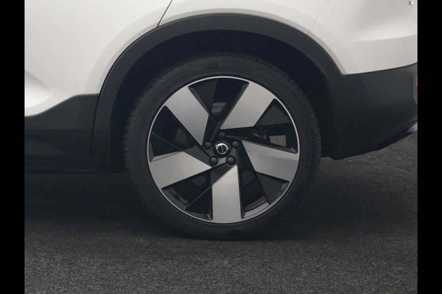 Volvo XC40 Recharge Ultimate 69 kWh 231pk Dealer O.H. | Trekhaak Af Fabriek | Panodak | Warmtepomp | Adaptive Cruise | 360 Camera | Harman / Kardon | Sportstoelen Memory & Verwarmd | Keyless | Blis | Apple Carplay | Google | Stuur Verwarmd |