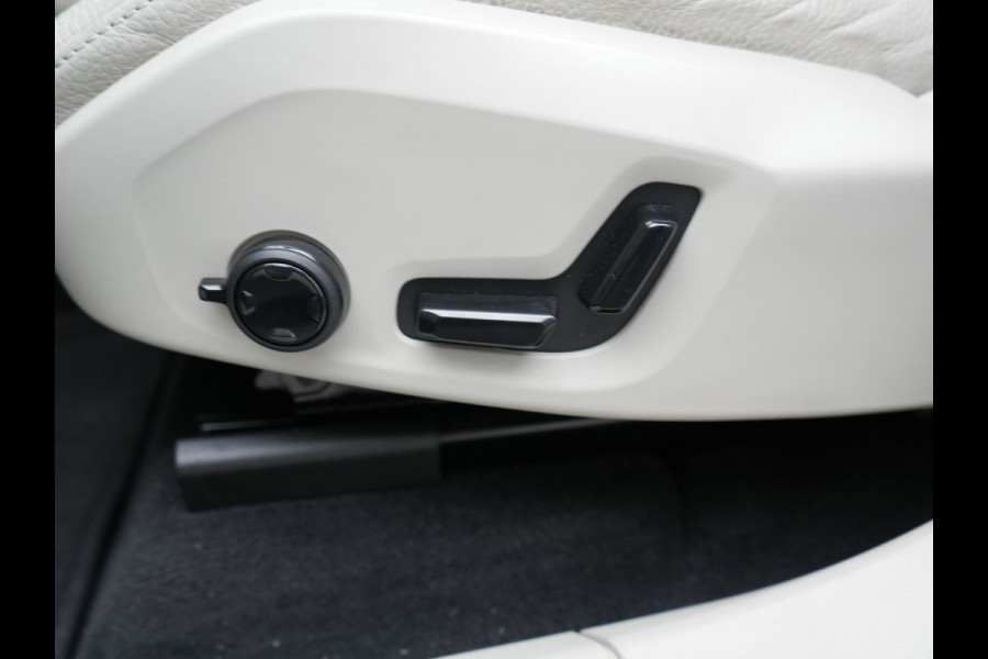 Volvo XC60 T6 AWD Plus Bright LONG RANGE PHEV 350pk Dealer O.H. | Panodak | Adaptive Cruise | Camera | Lederen Sportstoelen Memory & Verwarmd | Blis | Keyless | Apple Carplay | Stuur Verwarmd | Google Assistent | Plug In Hybrid |