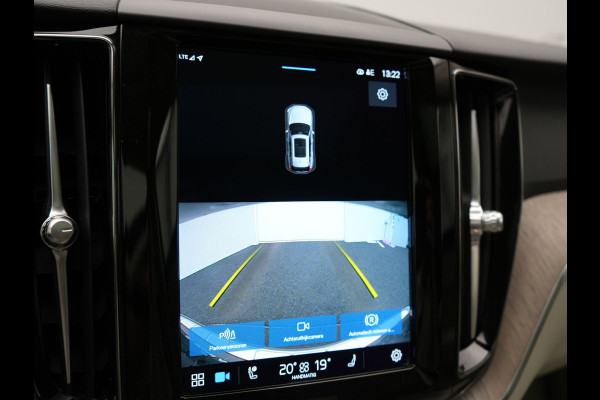 Volvo XC60 T6 AWD Plus Bright LONG RANGE PHEV 350pk Dealer O.H. | Panodak | Adaptive Cruise | Camera | Lederen Sportstoelen Memory & Verwarmd | Blis | Keyless | Apple Carplay | Stuur Verwarmd | Google Assistent | Plug In Hybrid |