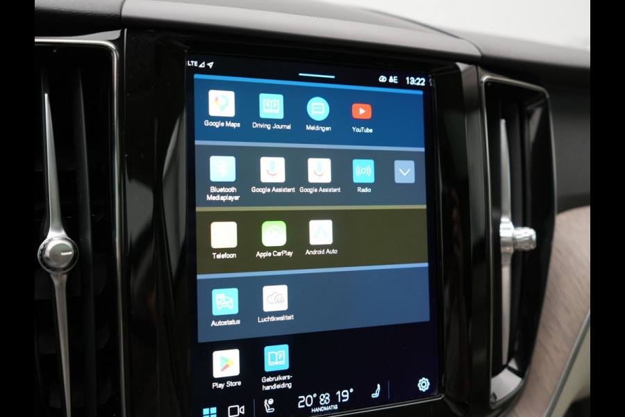 Volvo XC60 T6 AWD Plus Bright LONG RANGE PHEV 350pk Dealer O.H. | Panodak | Adaptive Cruise | Camera | Lederen Sportstoelen Memory & Verwarmd | Blis | Keyless | Apple Carplay | Stuur Verwarmd | Google Assistent | Plug In Hybrid |