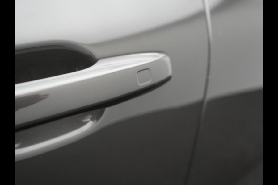 Volvo XC60 T6 AWD Plus Bright LONG RANGE PHEV 350pk Dealer O.H. | Panodak | Adaptive Cruise | Camera | Lederen Sportstoelen Memory & Verwarmd | Blis | Keyless | Apple Carplay | Stuur Verwarmd | Google Assistent | Plug In Hybrid |
