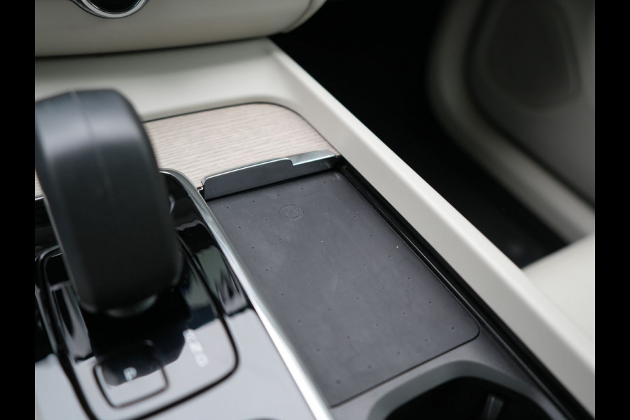 Volvo XC60 T6 AWD Plus Bright LONG RANGE PHEV 350pk Dealer O.H. | Panodak | Adaptive Cruise | Camera | Lederen Sportstoelen Memory & Verwarmd | Blis | Keyless | Apple Carplay | Stuur Verwarmd | Google Assistent | Plug In Hybrid |