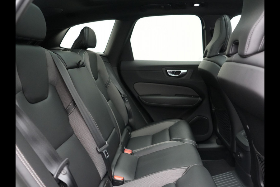 Volvo XC60 T6 AWD R-Design LONG RANGE PHEV 350pk Dealer O.H. | Trekhaak Af Fabriek | Panodak | Adaptive Cruise | Camera | Harman / Kardon | Lederen Sportstoelen Memory & Verwarmd | Keyless | Stuur Verwarmd | Apple Carplay | Google Assistent | DAB | Plug In Hybrid |