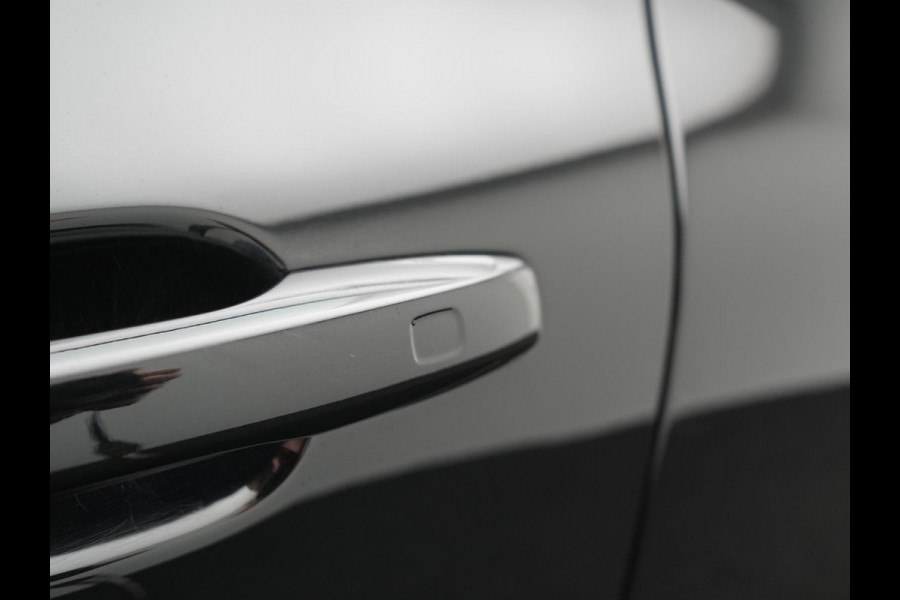 Volvo XC60 T6 AWD R-Design LONG RANGE PHEV 350pk Dealer O.H. | Trekhaak Af Fabriek | Panodak | Adaptive Cruise | Camera | Harman / Kardon | Lederen Sportstoelen Memory & Verwarmd | Keyless | Stuur Verwarmd | Apple Carplay | Google Assistent | DAB | Plug In Hybrid |