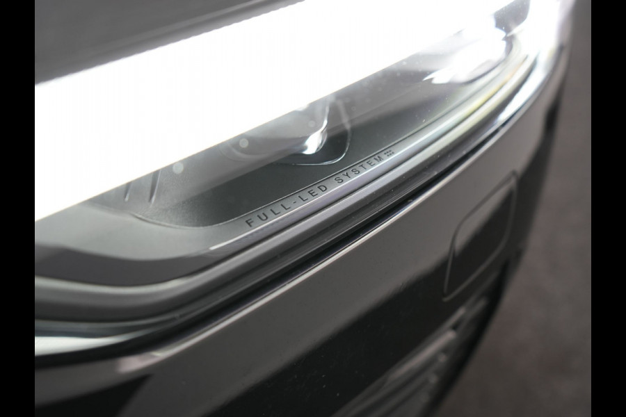 Volvo XC60 T6 AWD R-Design LONG RANGE PHEV 350pk Dealer O.H. | Trekhaak Af Fabriek | Panodak | Adaptive Cruise | Camera | Harman / Kardon | Lederen Sportstoelen Memory & Verwarmd | Keyless | Stuur Verwarmd | Apple Carplay | Google Assistent | DAB | Plug In Hybrid |