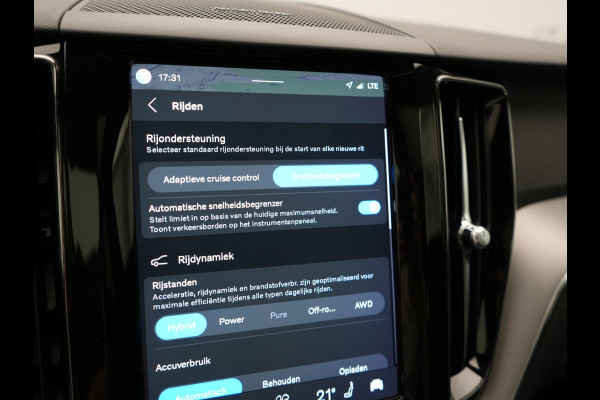 Volvo XC60 T6 AWD R-Design LONG RANGE PHEV 350pk Dealer O.H. | Trekhaak Af Fabriek | Panodak | Adaptive Cruise | Camera | Harman / Kardon | Lederen Sportstoelen Memory & Verwarmd | Keyless | Stuur Verwarmd | Apple Carplay | Google Assistent | DAB | Plug In Hybrid |