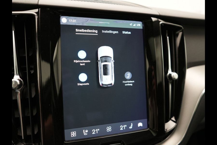 Volvo XC60 T6 AWD R-Design LONG RANGE PHEV 350pk Dealer O.H. | Trekhaak Af Fabriek | Panodak | Adaptive Cruise | Camera | Harman / Kardon | Lederen Sportstoelen Memory & Verwarmd | Keyless | Stuur Verwarmd | Apple Carplay | Google Assistent | DAB | Plug In Hybrid |