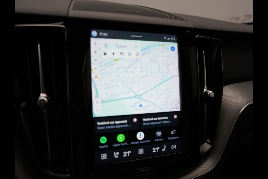 Volvo XC60 T6 AWD R-Design LONG RANGE PHEV 350pk Dealer O.H. | Trekhaak Af Fabriek | Panodak | Adaptive Cruise | Camera | Harman / Kardon | Lederen Sportstoelen Memory & Verwarmd | Keyless | Stuur Verwarmd | Apple Carplay | Google Assistent | DAB | Plug In Hybrid |
