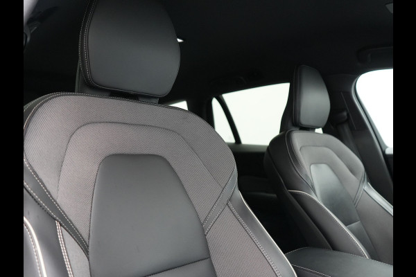 Volvo V60 T6 AWD Plus Dark LONG RANGE PHEV 350pk Dealer O.H. | Trekhaak Af Fabriek | Camera | Sportstoelen Memory & Verwarmd | Stuur Verwarmd | Apple Carplay | Keyless | DAB | Cruise Control | Plug In Hybrid |