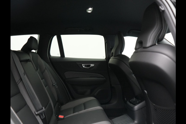 Volvo V60 T6 AWD Plus Dark LONG RANGE PHEV 350pk Dealer O.H. | Trekhaak Af Fabriek | Camera | Sportstoelen Memory & Verwarmd | Stuur Verwarmd | Apple Carplay | Keyless | DAB | Cruise Control | Plug In Hybrid |